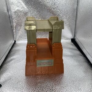 2004 Thomas & Friends Limited Loading Yard Decks